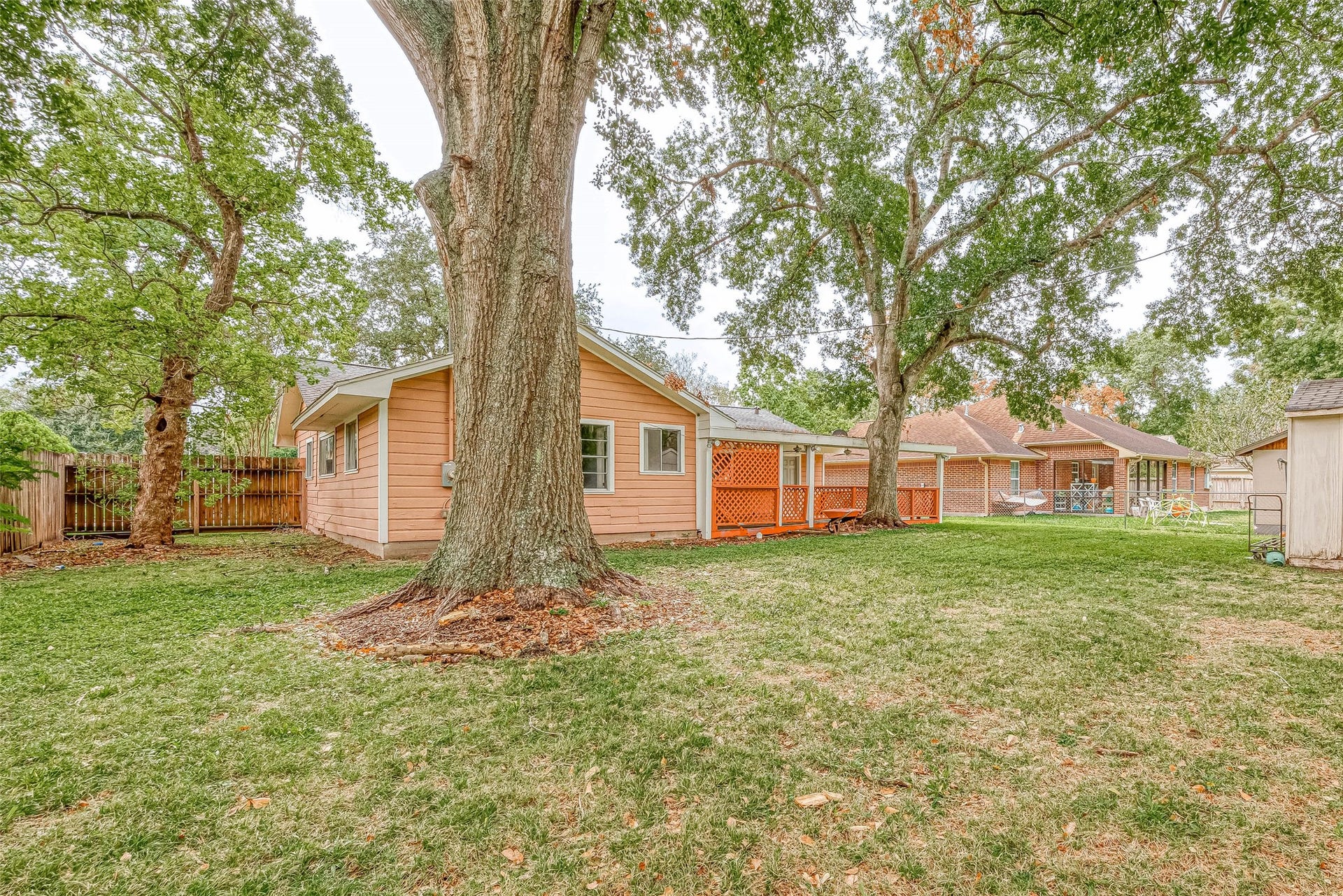 7022 Triola Lane, Houston, TX 77074 Huge backyard with small storage shed.