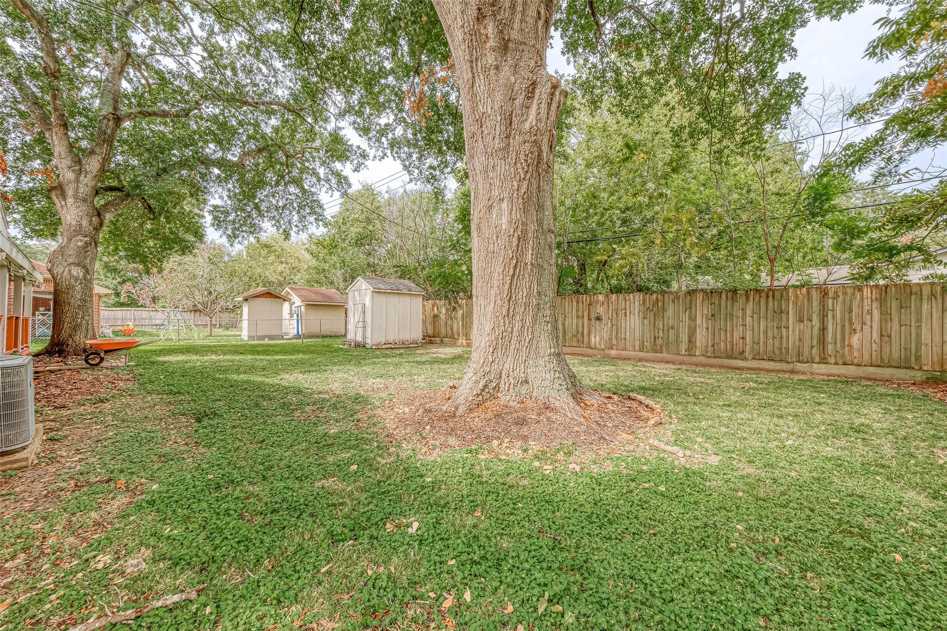 7022 Triola Lane, Houston, TX 77074 Lots of room for entertaining or playing.