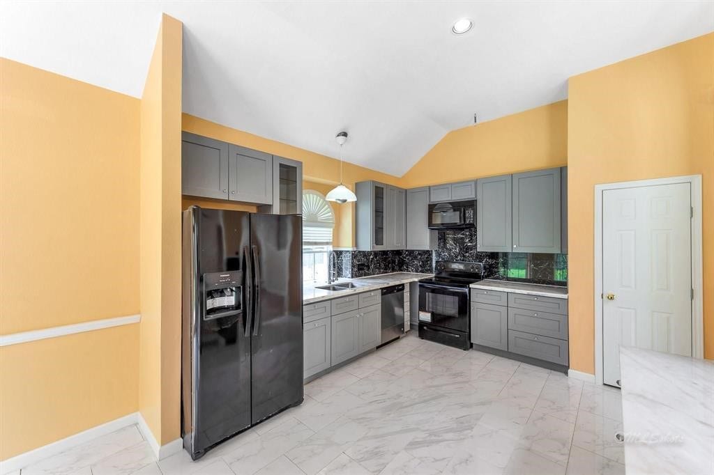 20419 Cajon Canyon Court, Katy, TX 77450 Kitchen