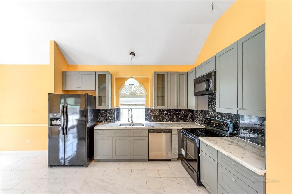 20419 Cajon Canyon Court, Katy, TX 77450 Kitchen