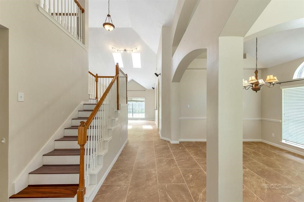 20419 Cajon Canyon Court, Katy, TX 77450 Foyer with High Ceilings
