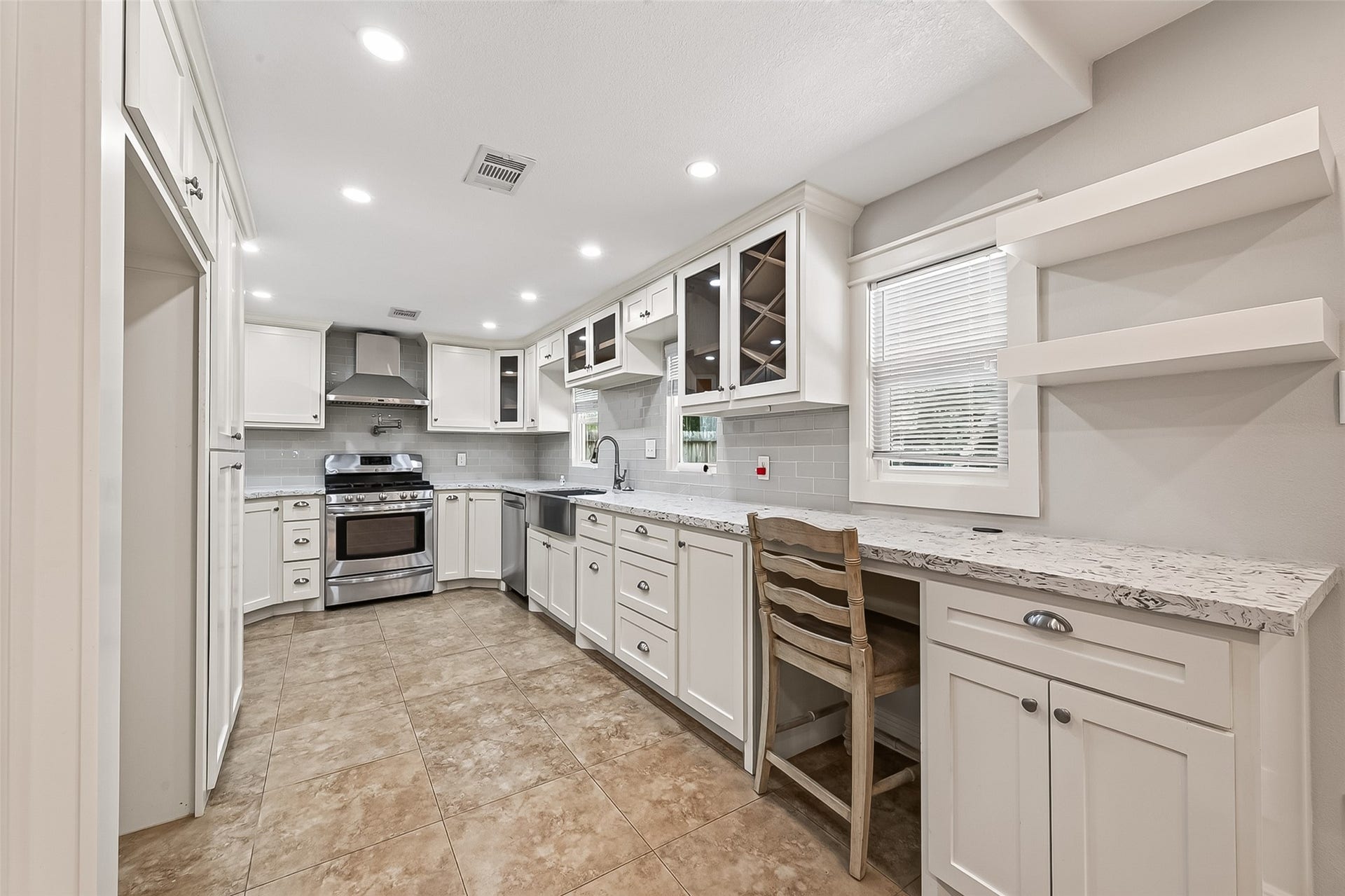 902 Mountain Meadows Drive, Katy, TX 77450