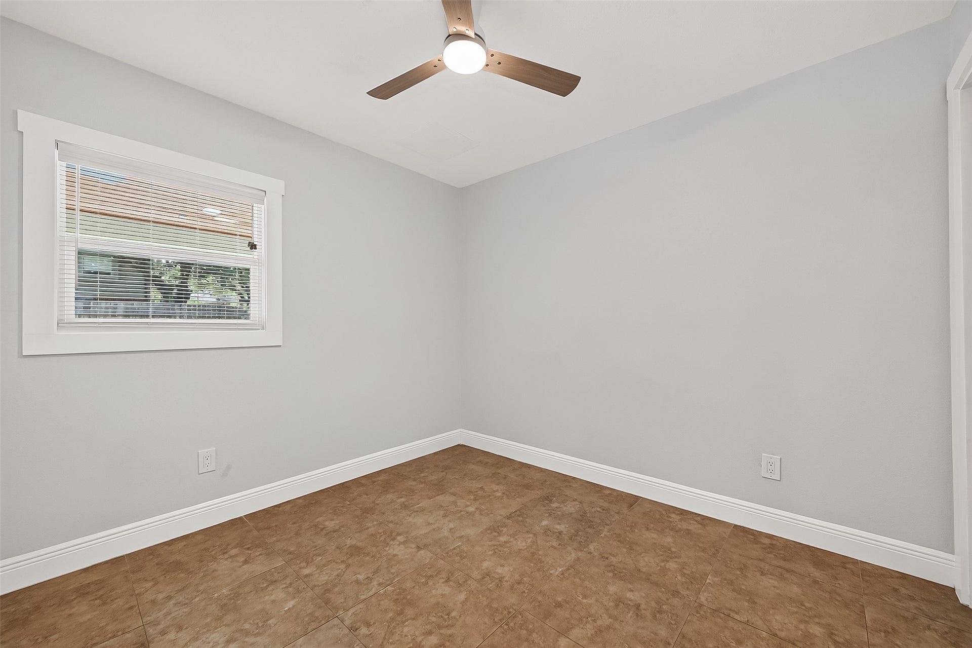902 Mountain Meadows Drive, Katy, TX 77450