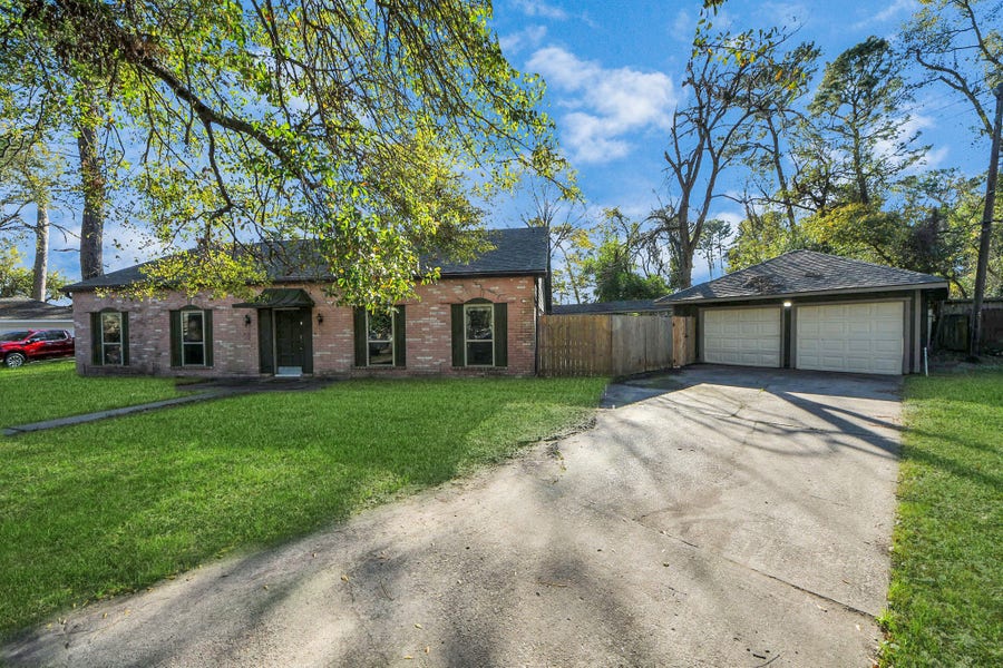 Property photo for 902 Old Mill Lane, Houston, TX