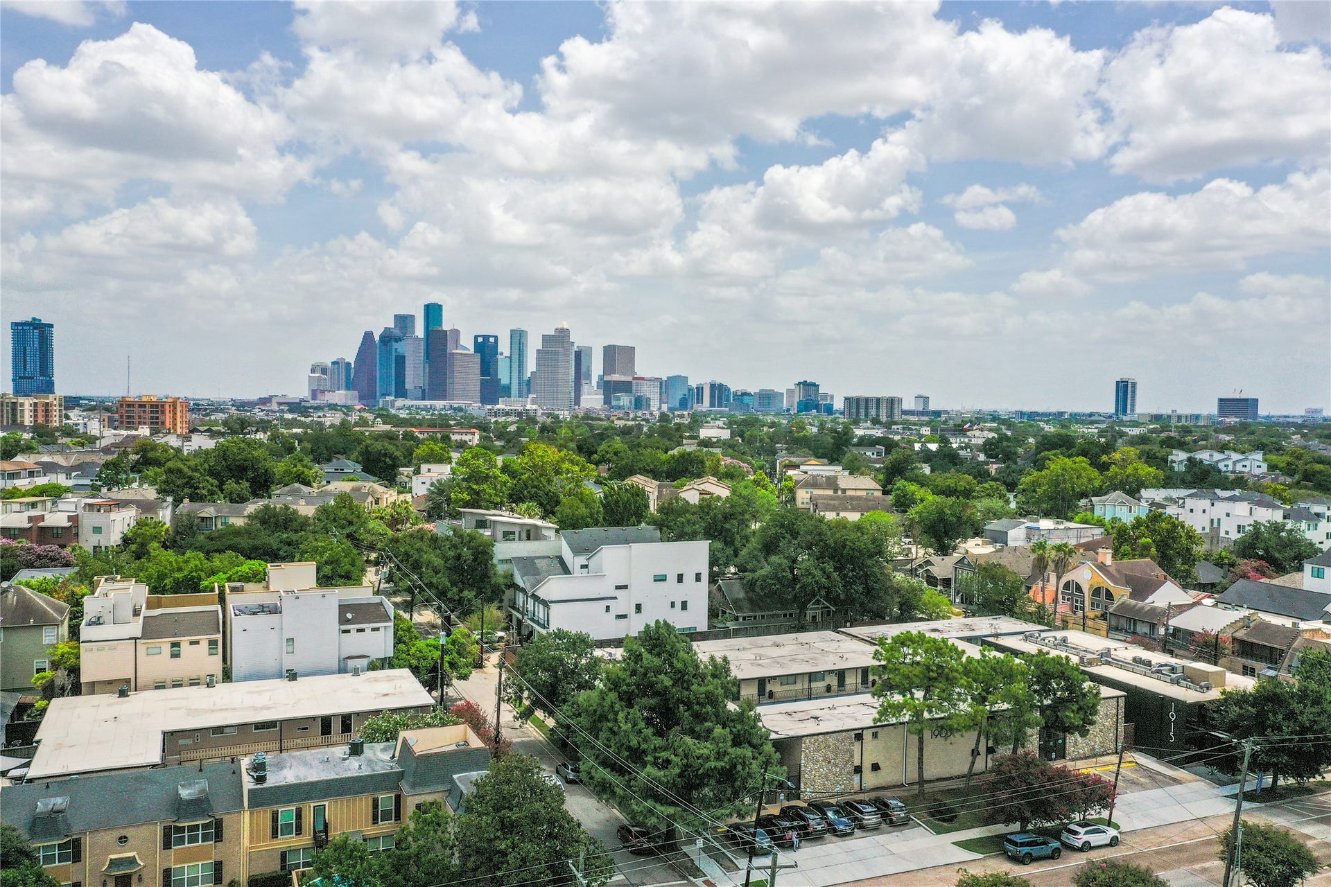 1903 Commonwealth Street, #14, Houston, TX 77006 1903 Commonwealth Street, #14, Houston, TX 77006