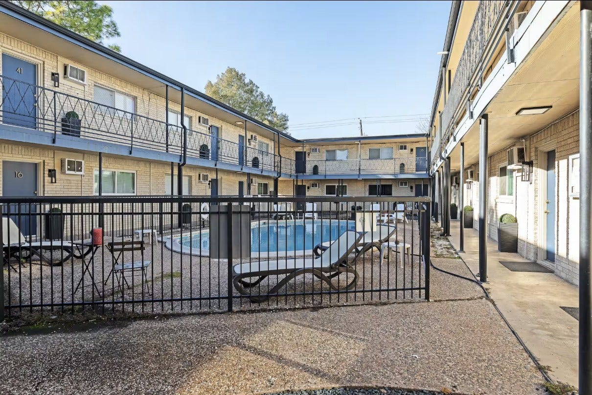 1903 Commonwealth Street, #14, Houston, TX 77006 1903 Commonwealth Street, #14, Houston, TX 77006