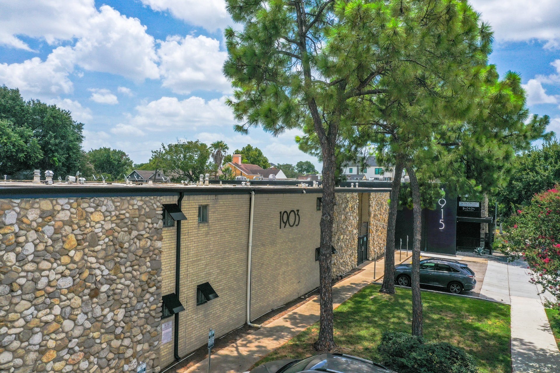 1903 Commonwealth Street, #14, Houston, TX 77006 1903 Commonwealth Street, #14, Houston, TX 77006