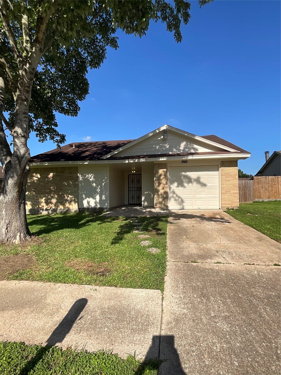 Property photo for 16151 Coyridge Lane, Houston, TX