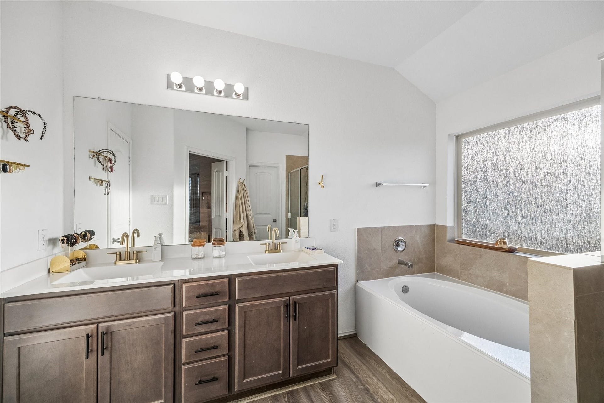 9035 Blue Star Lane, Baytown, TX 77521 Primary bath vanity & soaking tub