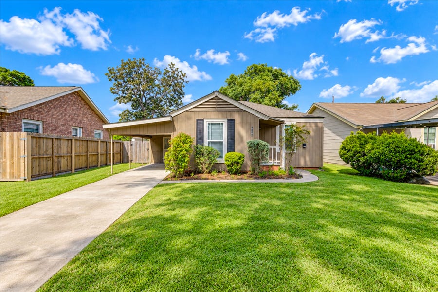 Property photo for 7543 Satsuma Street, Houston, TX