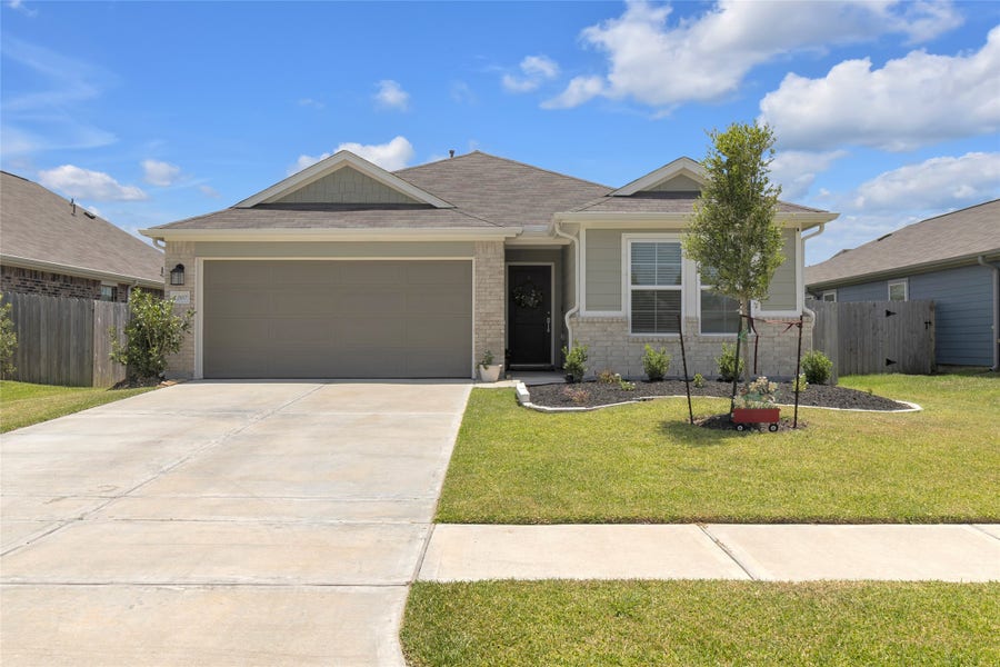 Property photo for 1207 Cavalry Junction Drive, Alvin, TX