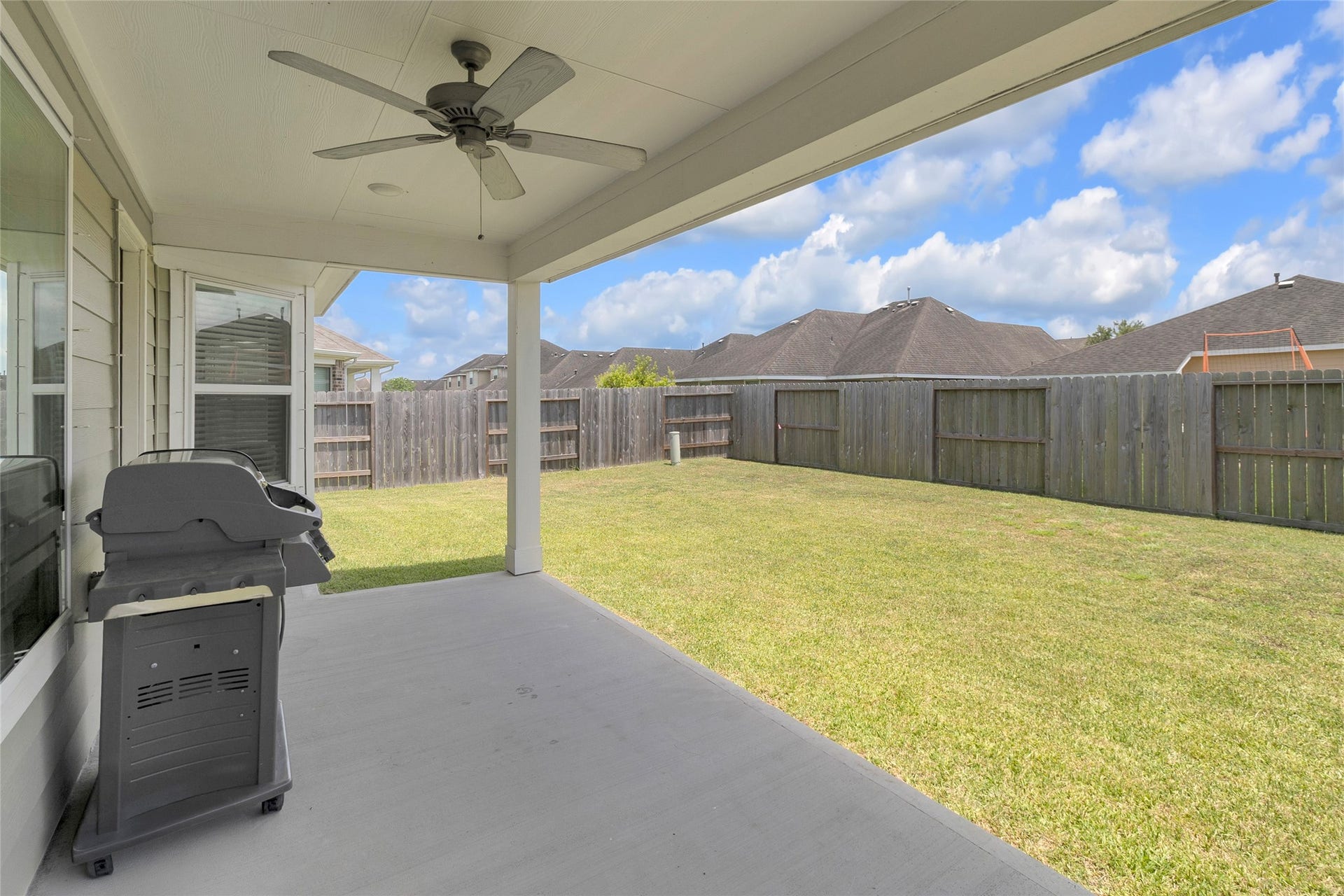 1207 Cavalry Junction Drive, Alvin, TX 77511 Covered Patio