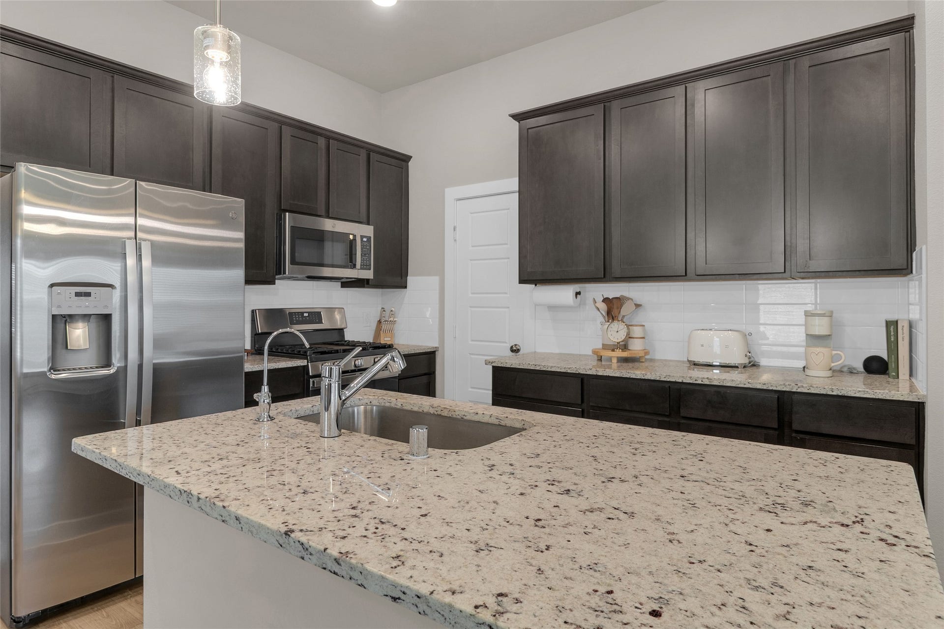 1207 Cavalry Junction Drive, Alvin, TX 77511 1207 Cavalry Junction Drive, Alvin, TX 77511