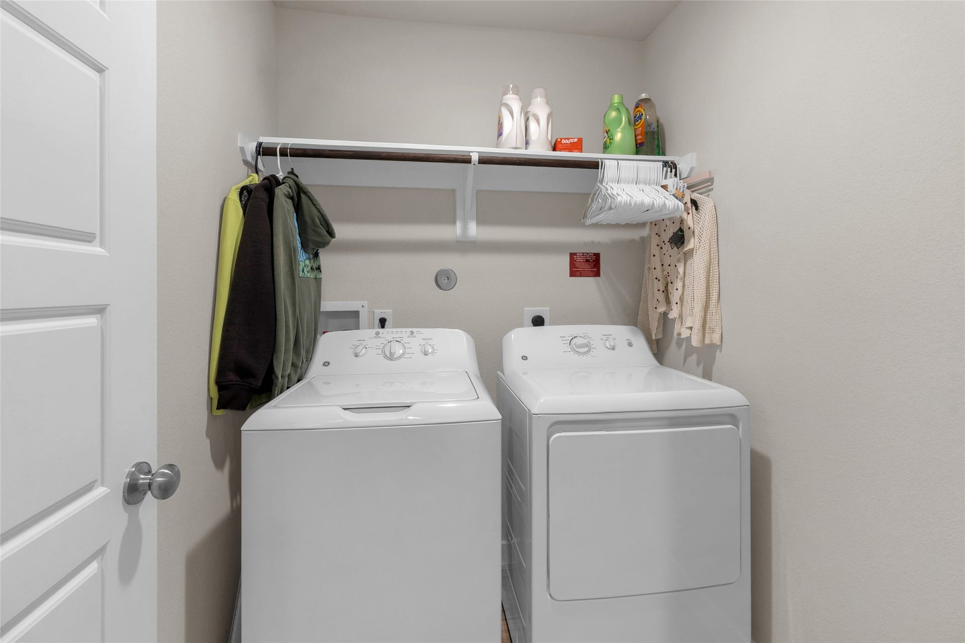 1207 Cavalry Junction Drive, Alvin, TX 77511 Laundry Room
