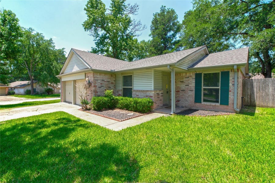 Property photo for 1 Ollerton Drive, Conroe, TX