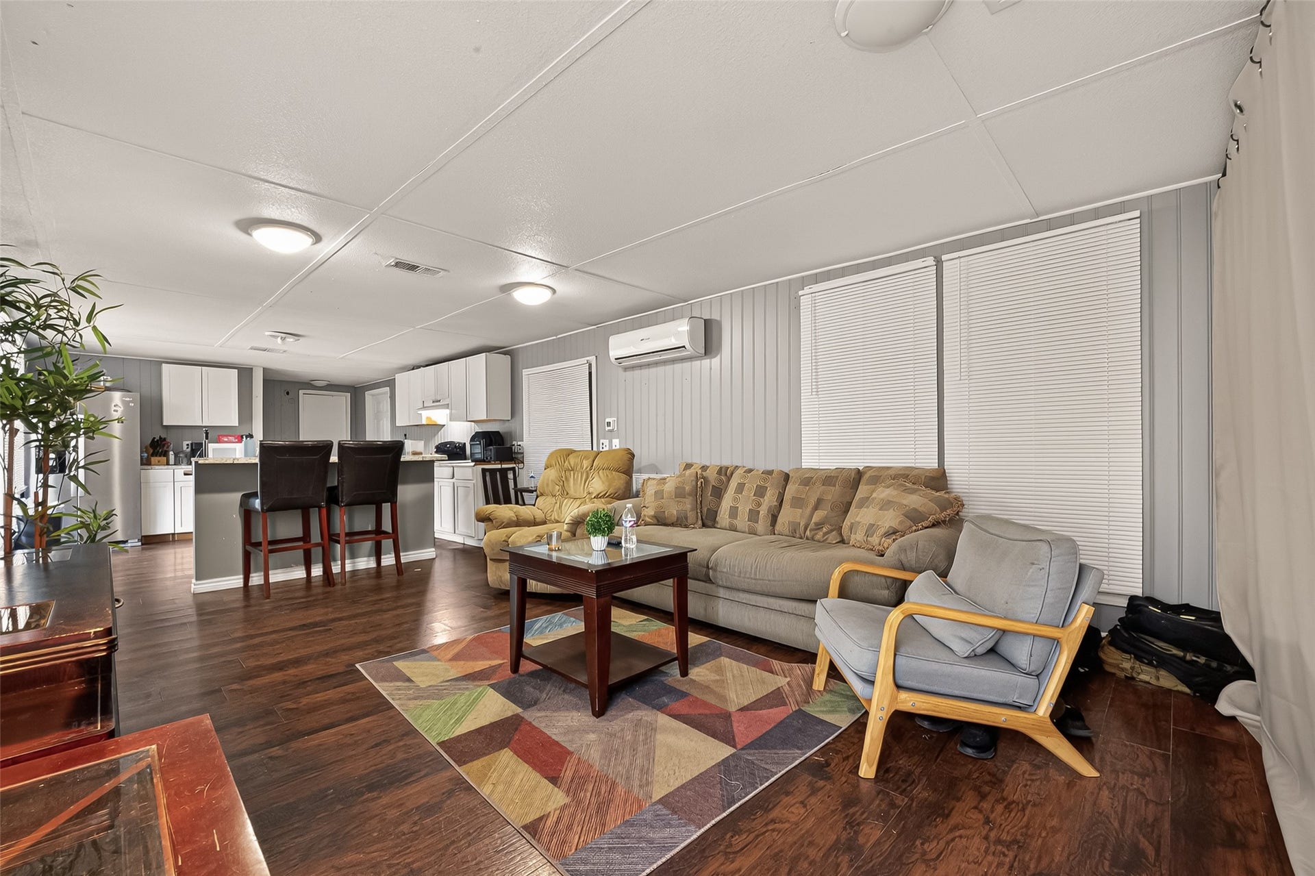 #1 LIVING ROOM