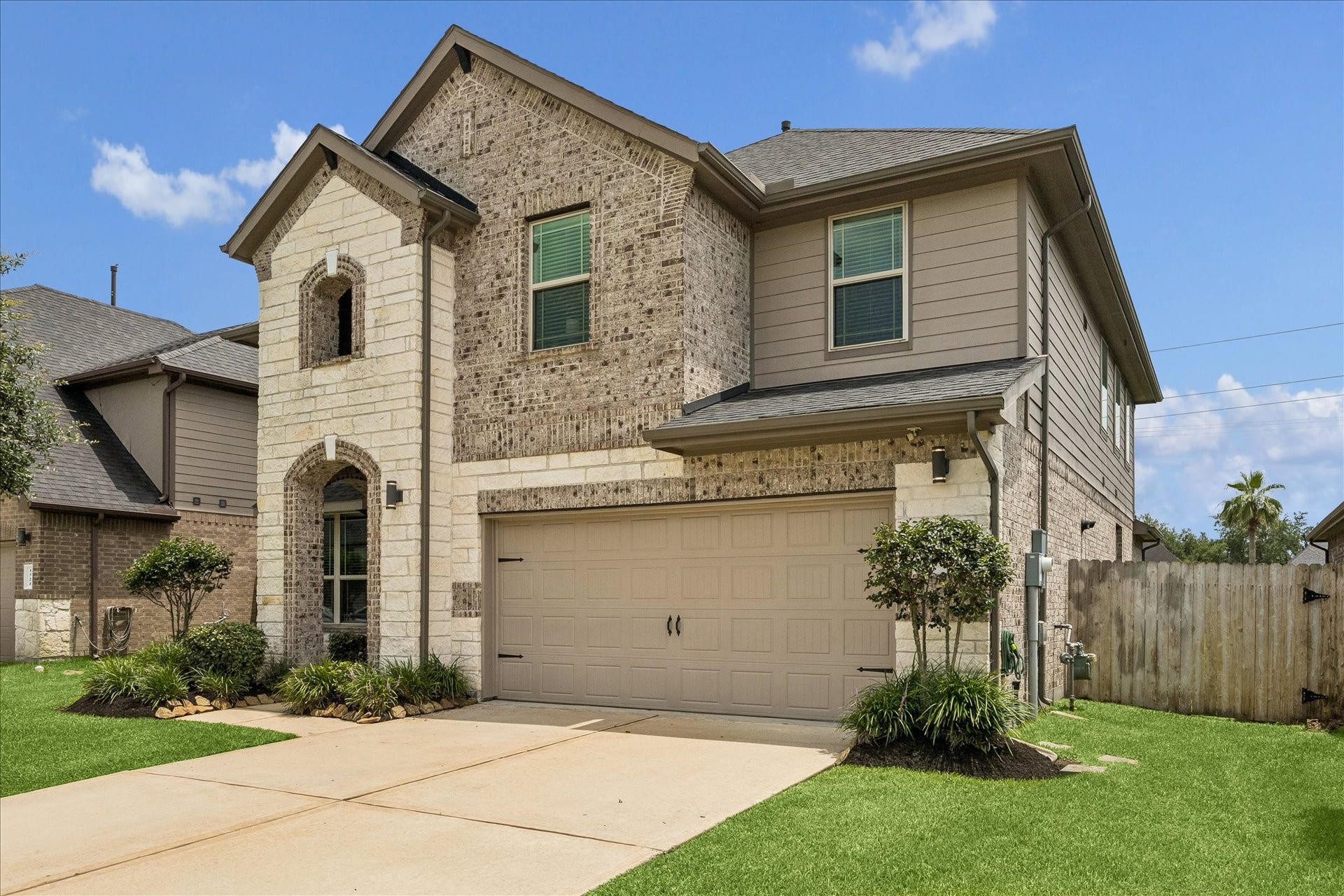 1520 Harvest Vine Court, Friendswood, TX 77546 Study with upgraded custom wall to wall shelving.