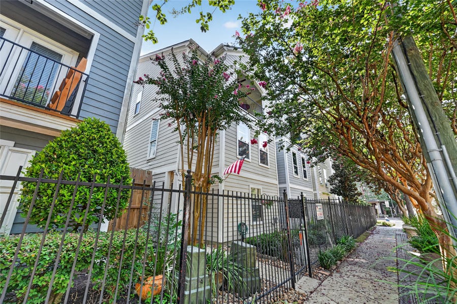 Property photo for 1708 Elgin Street, Houston, TX