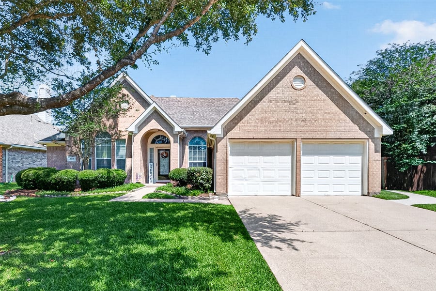 Property photo for 3115 Millbrook Drive, Pearland, TX