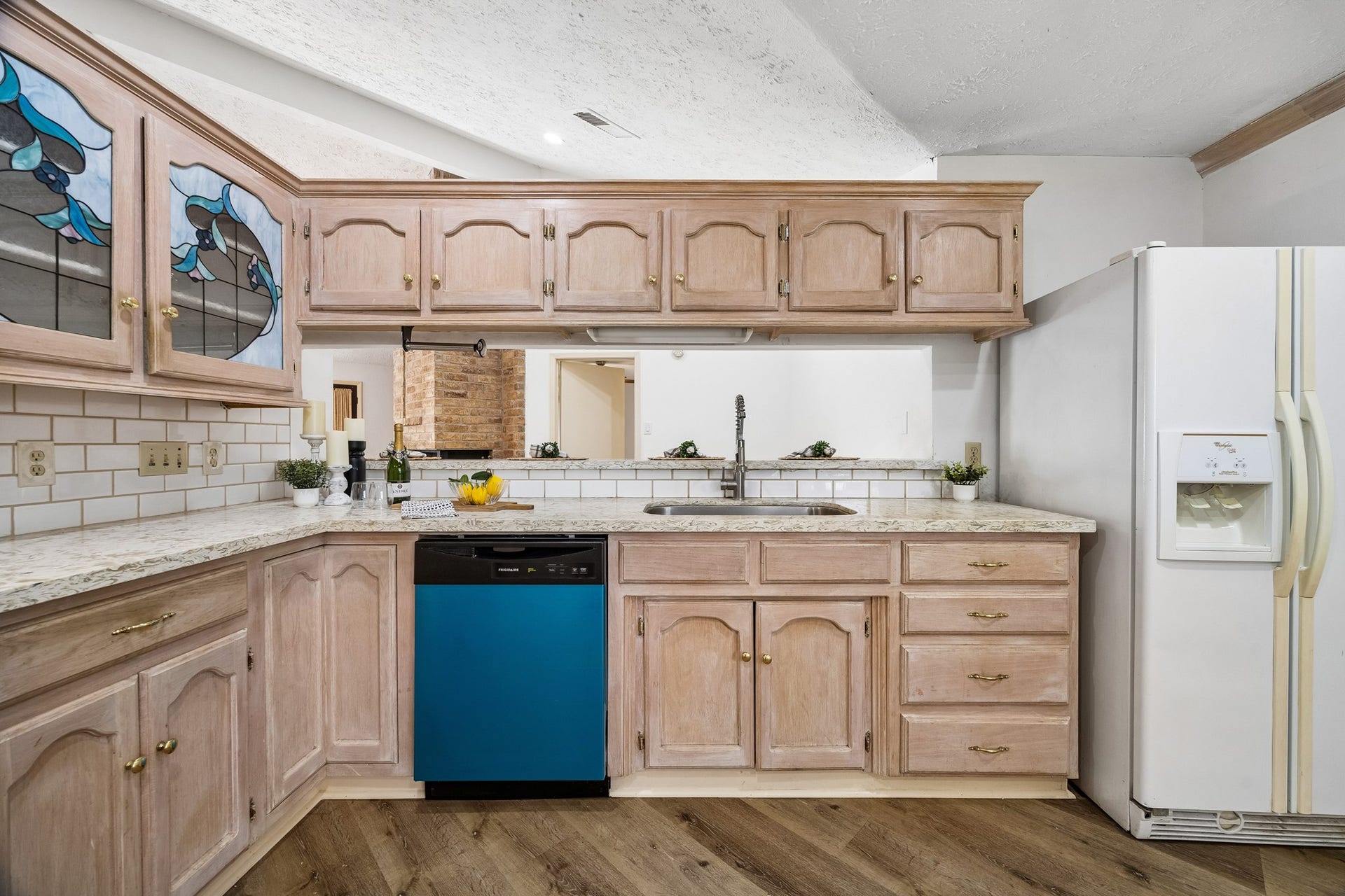 2319 Hampton Road, League City, TX 77573 Kitchen is light and airy!