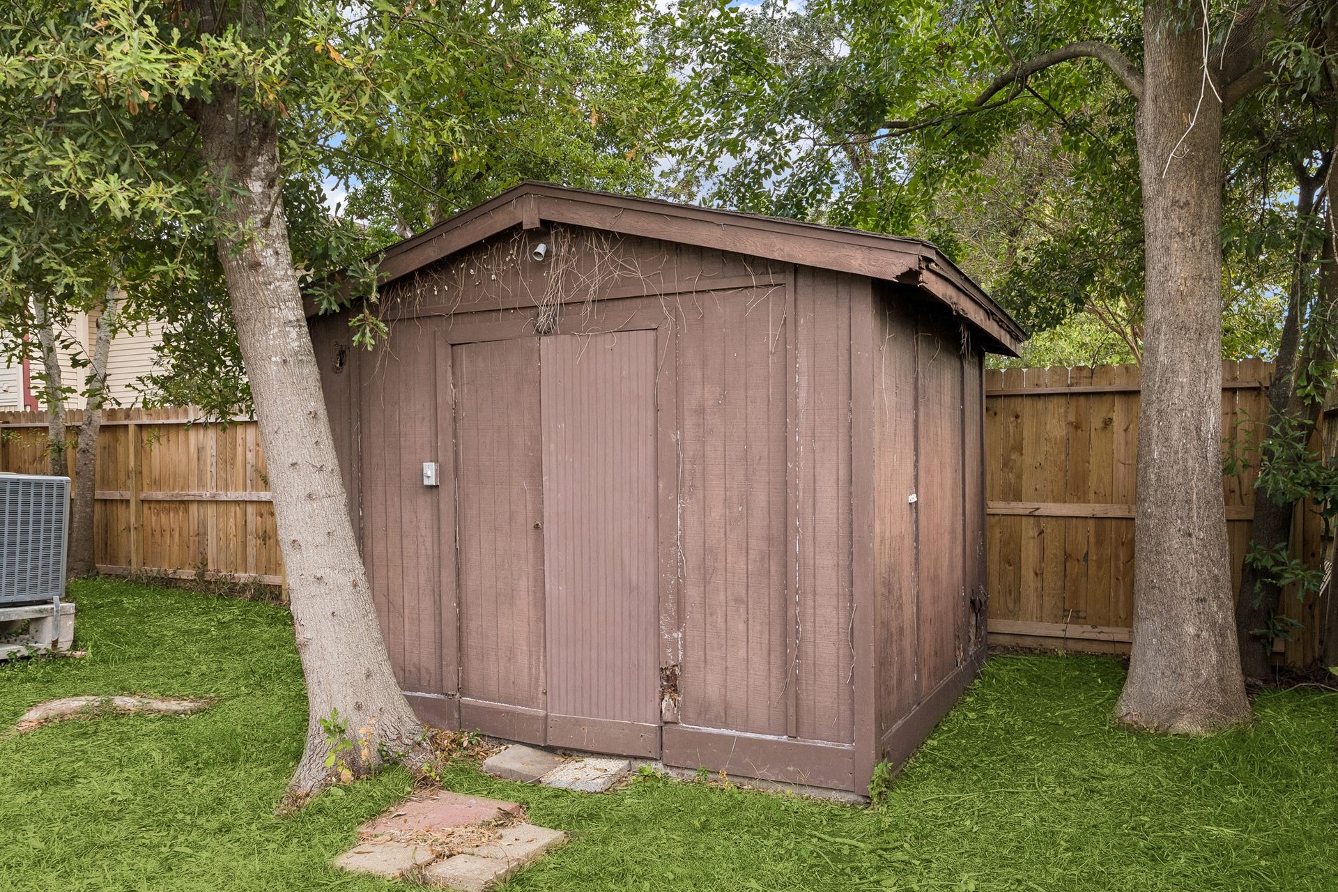 2319 Hampton Road, League City, TX 77573 Extra storage space available in the back yard!