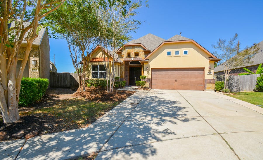 Property photo for 6403 Edinburgh Court, Sugar Land, TX