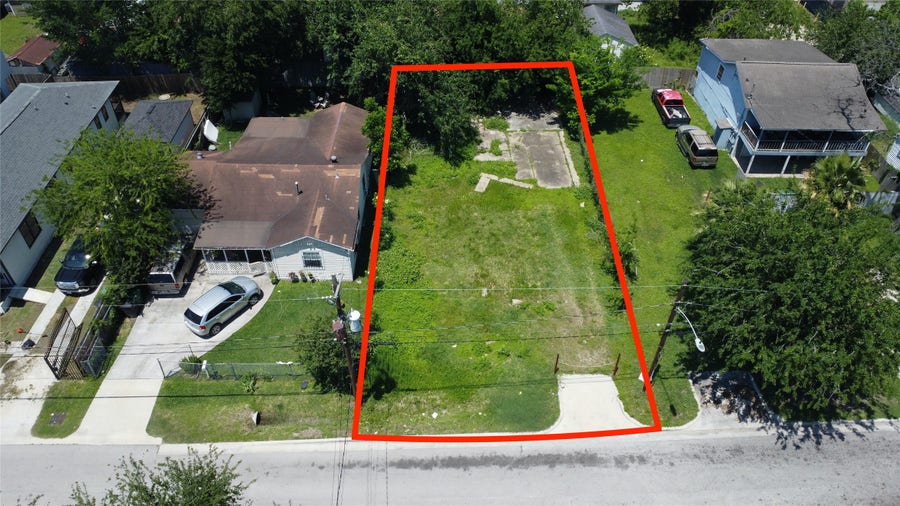 Property photo for 1209 E 27th Street, Houston, TX