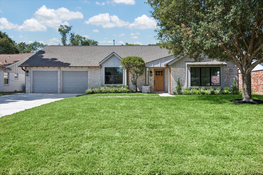 Property photo for 10422 Timberoak Drive, Houston, TX