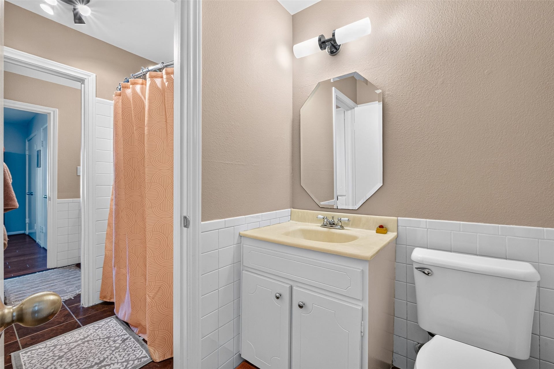 2418 Jamestown Mall, #17, Houston, TX 77057