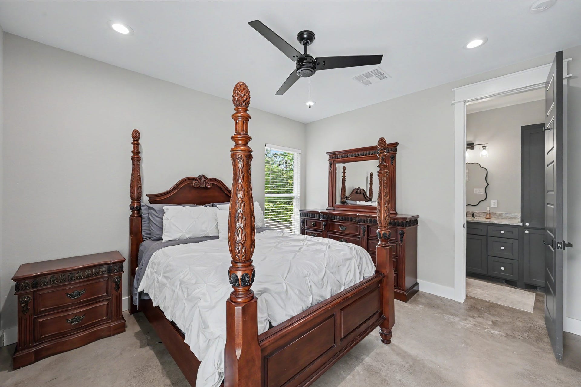 7093 Texas Trace, Montgomery, TX 77316 7093 Texas Trace, Montgomery, TX 77316
