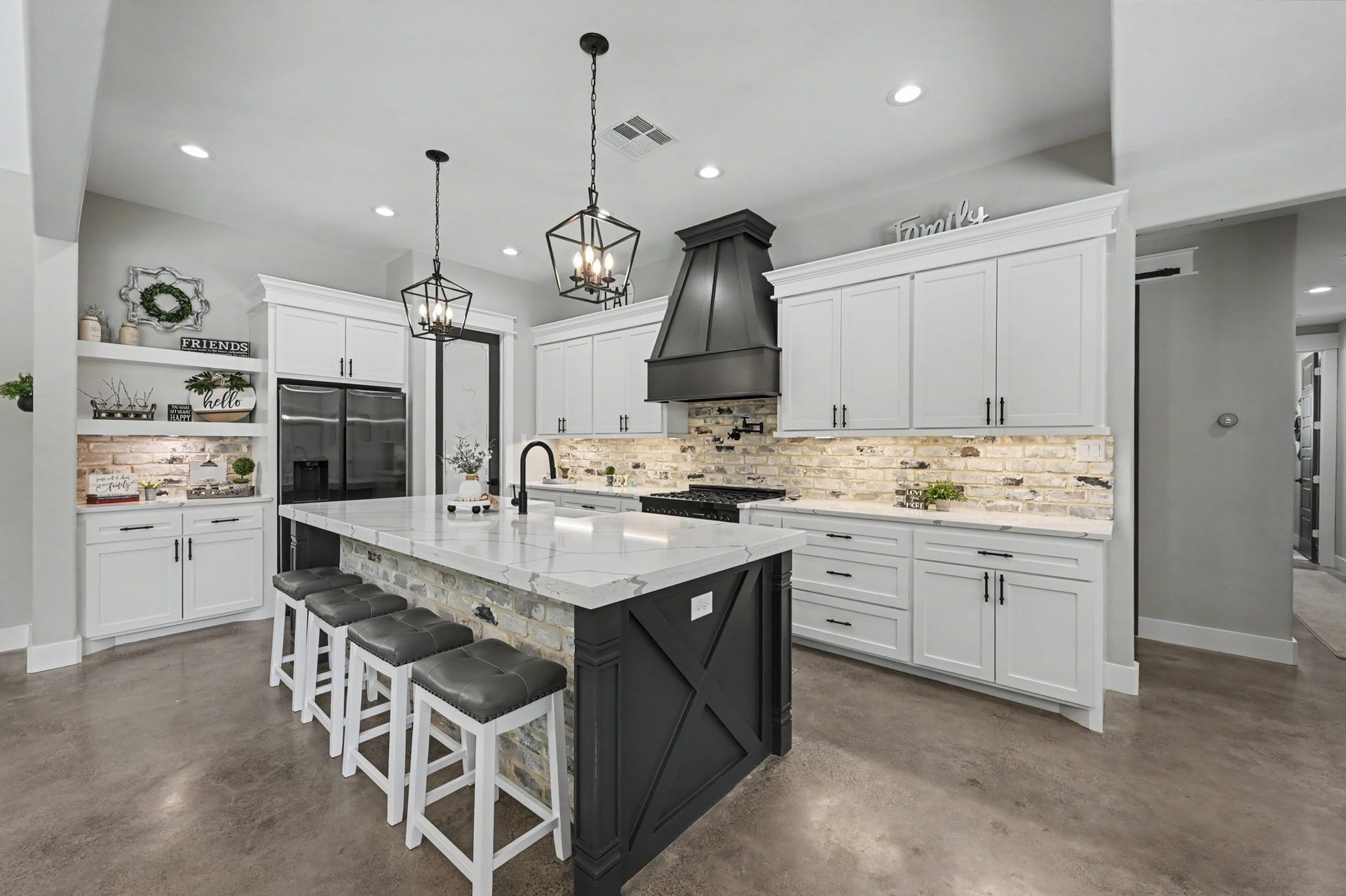 7093 Texas Trace, Montgomery, TX 77316 7093 Texas Trace, Montgomery, TX 77316