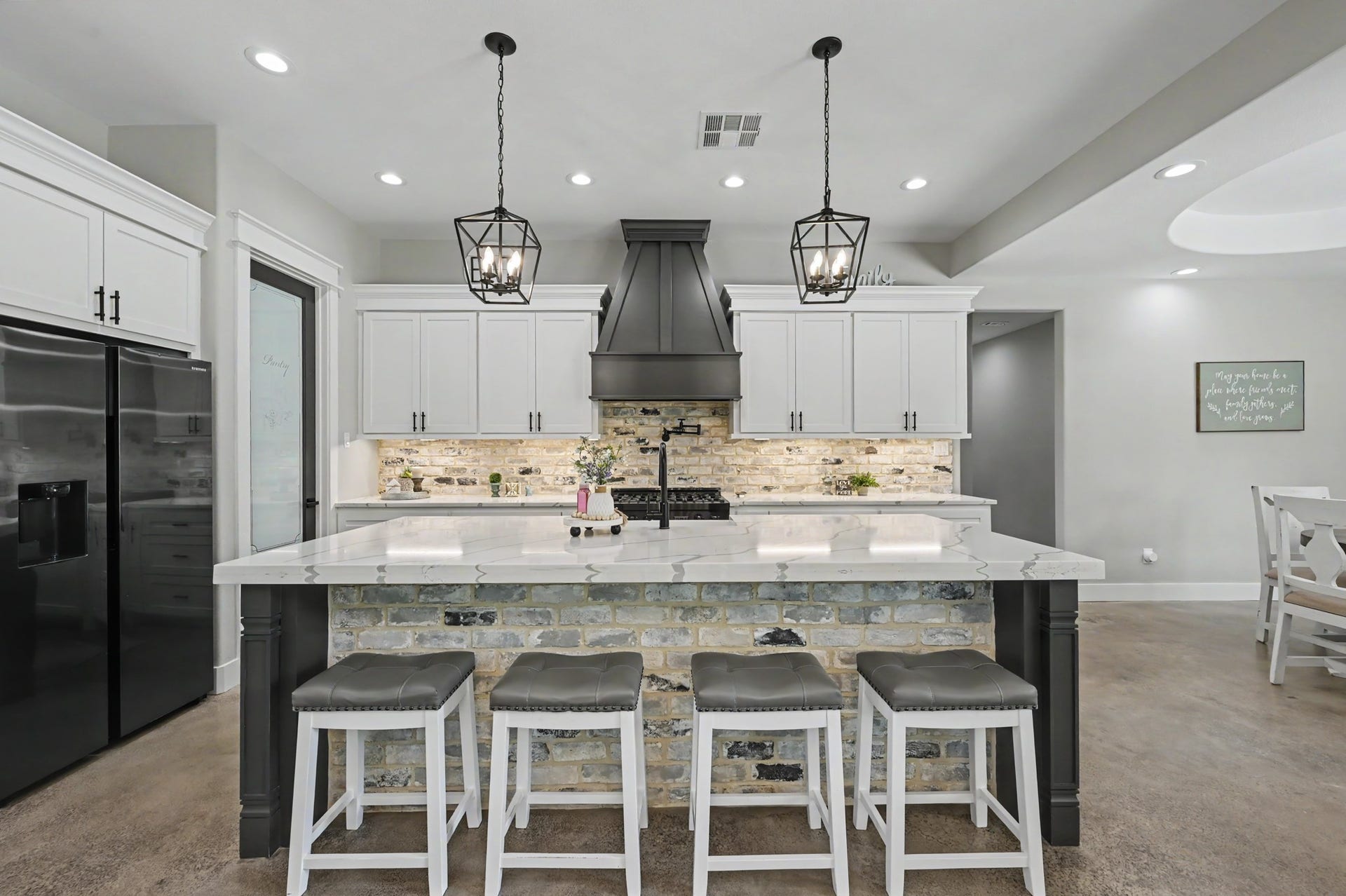 7093 Texas Trace, Montgomery, TX 77316 7093 Texas Trace, Montgomery, TX 77316