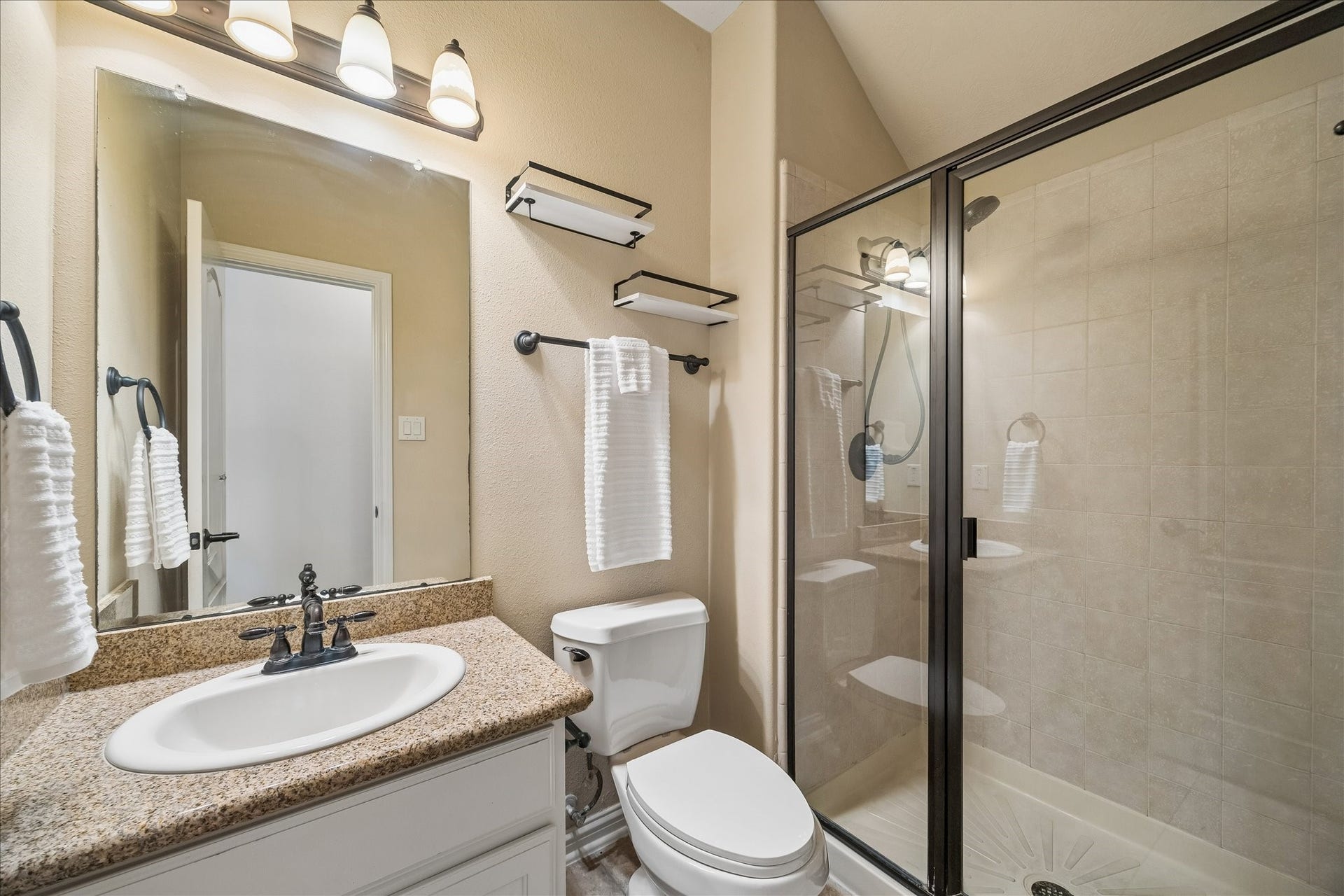 4506 Beacon View Court, Sugar Land, TX 77479 Bathroom #3 upstairs is located near Bedroom #4 and the game room.