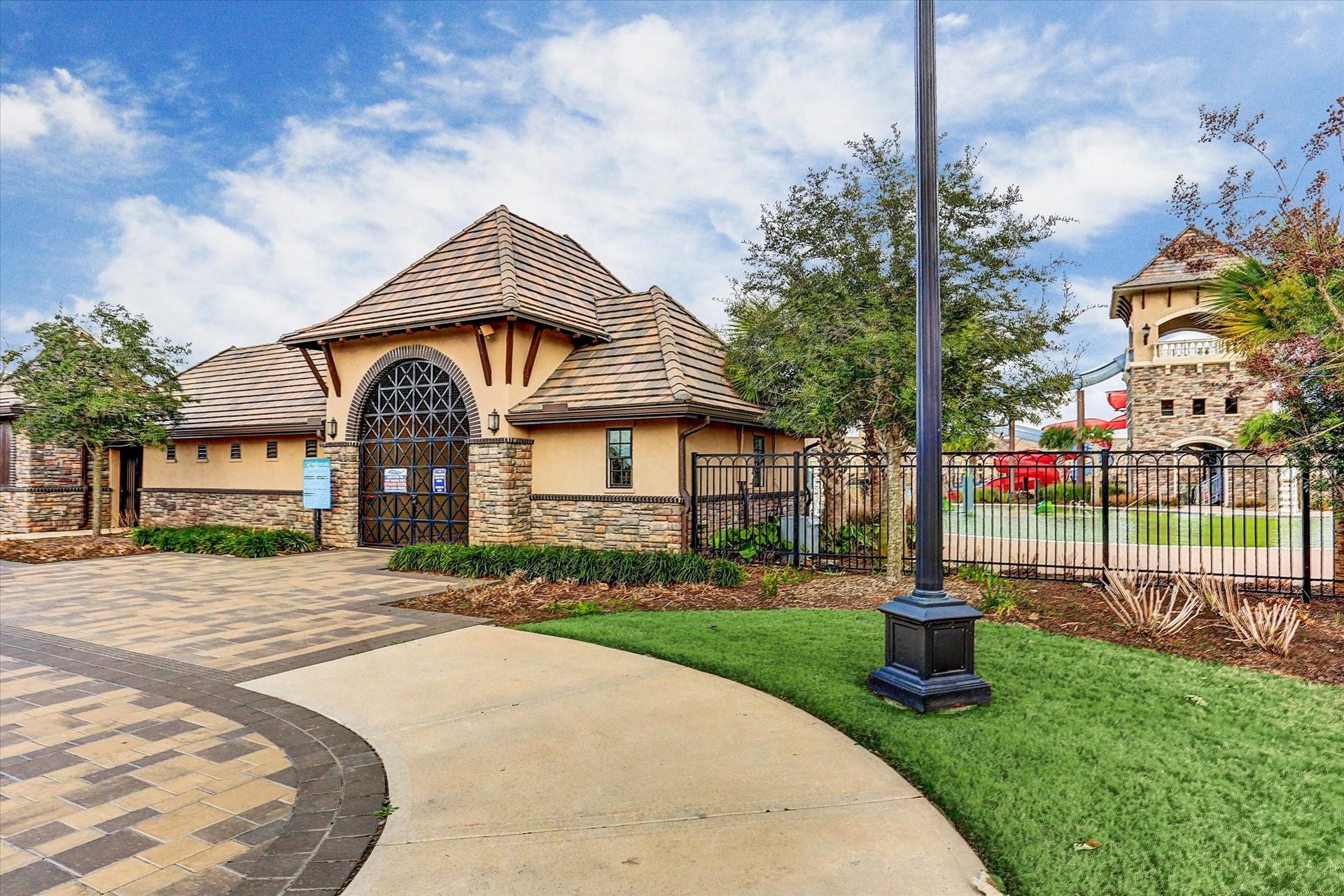 4506 Beacon View Court, Sugar Land, TX 77479 Zoned to Highly-Rated Schools including Ann Sullivan Elementary, Fort Settlement Middle School, and Elkins High School.