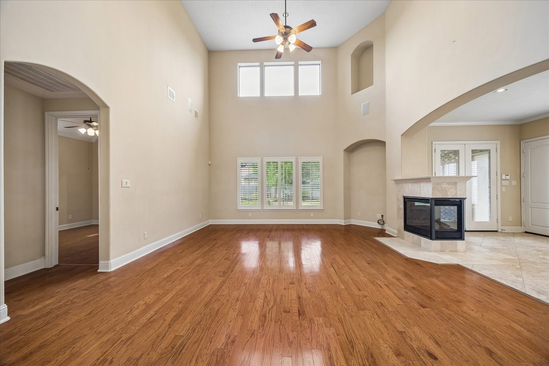 4506 Beacon View Court, Sugar Land, TX 77479 The family room's clerestory windows allow natural light to flood the space.