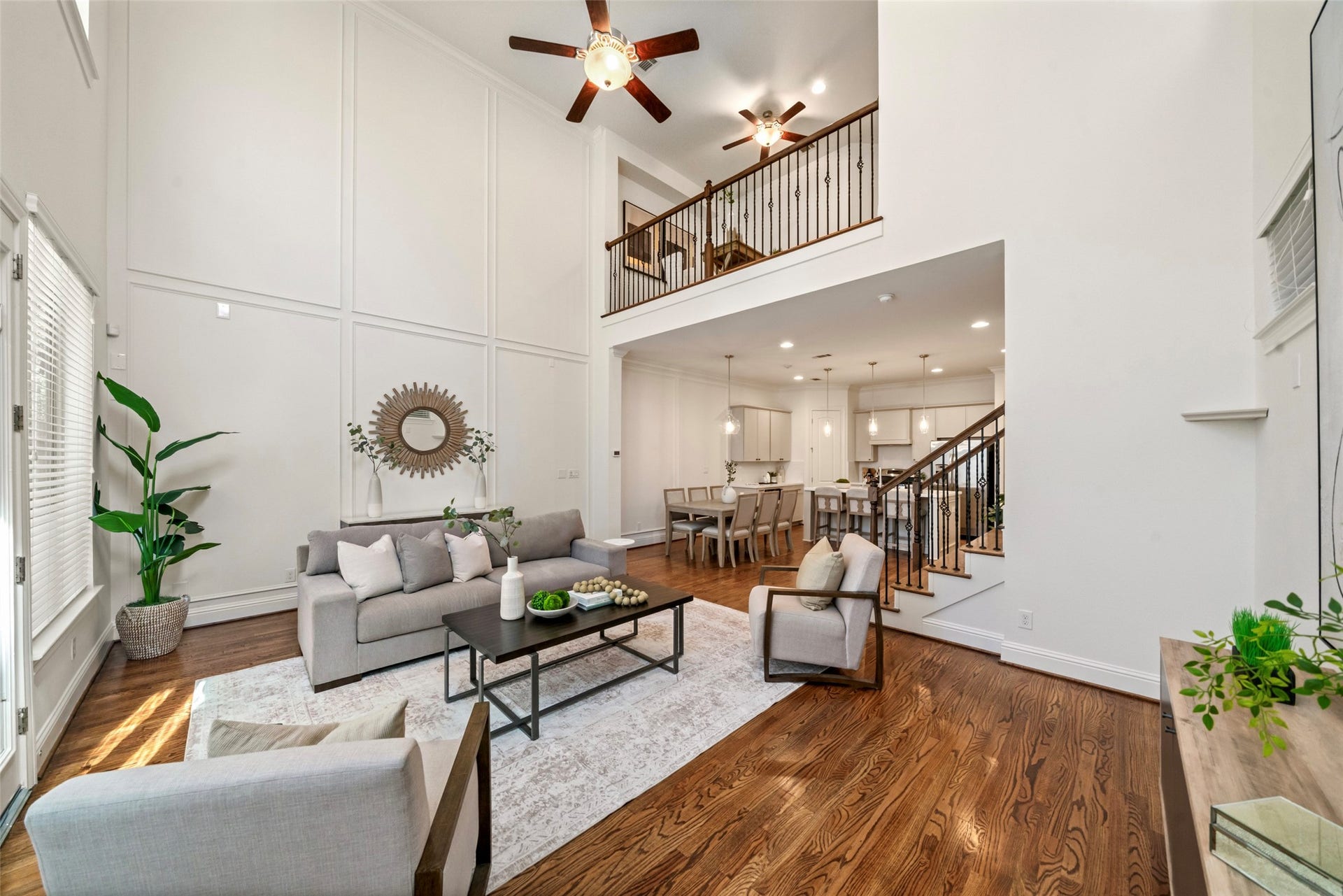 2627 Shady Woods Lane, Houston, TX 77008 Custom molding for an elegant space.
