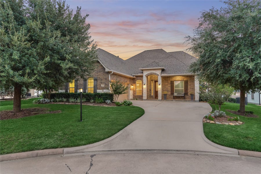 Property photo for 32 Waterford Way, Montgomery, TX