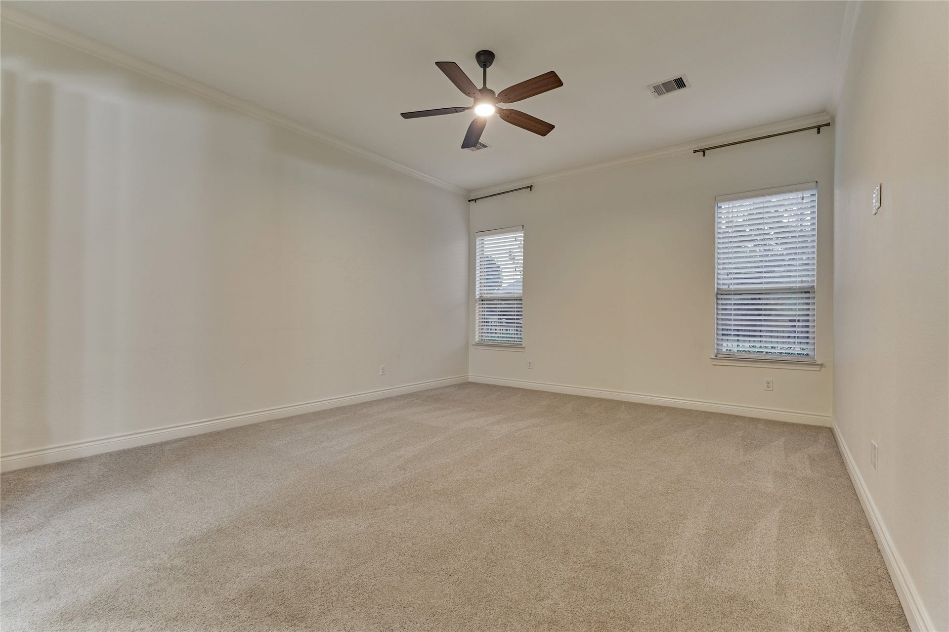 32 Waterford Way, Montgomery, TX 77356 32 Waterford Way, Montgomery, TX 77356