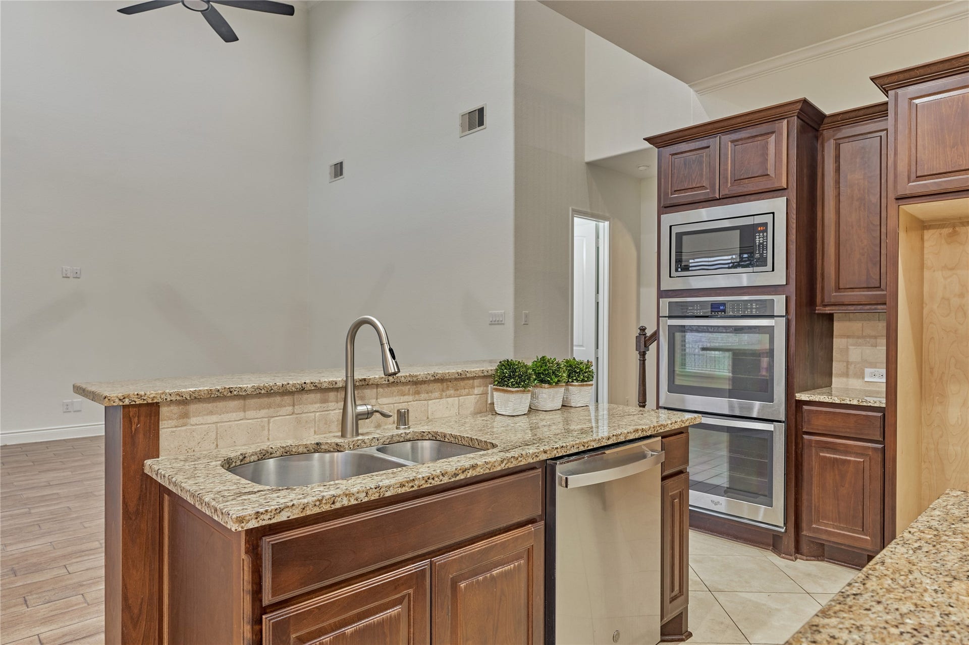 32 Waterford Way, Montgomery, TX 77356 32 Waterford Way, Montgomery, TX 77356