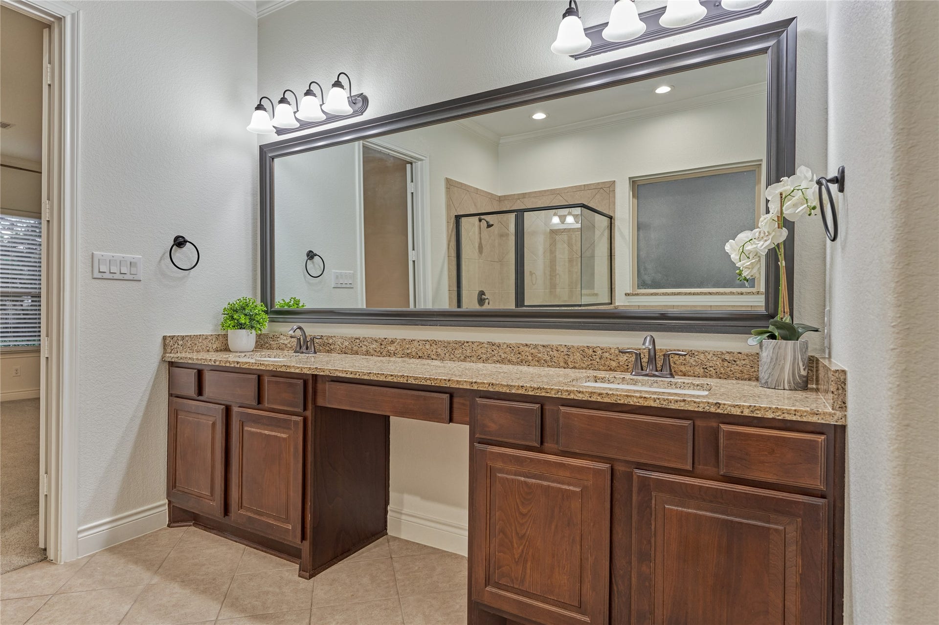32 Waterford Way, Montgomery, TX 77356 32 Waterford Way, Montgomery, TX 77356