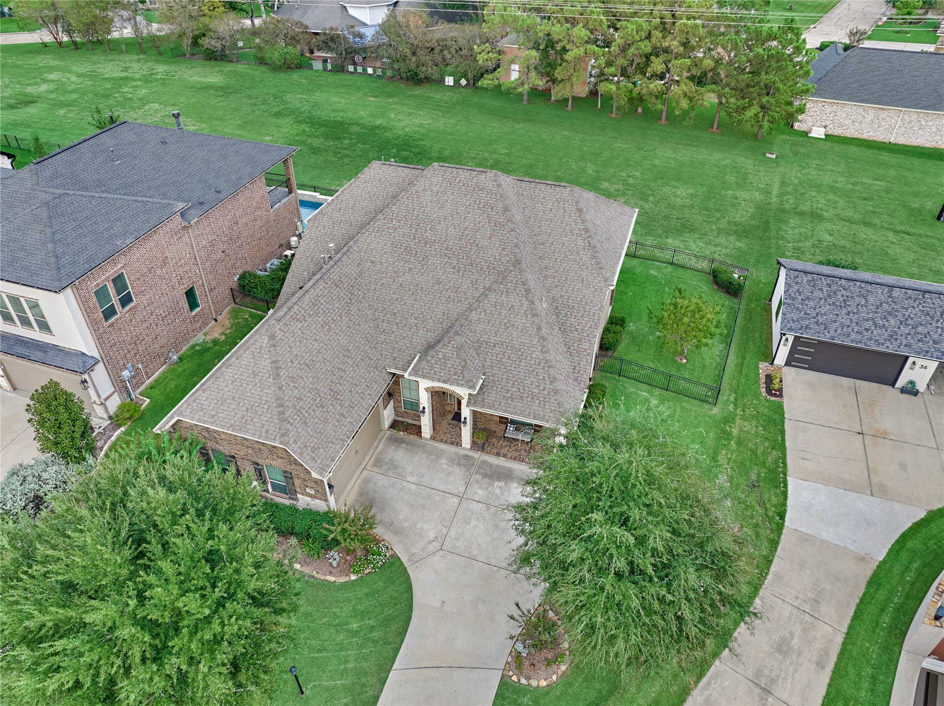 32 Waterford Way, Montgomery, TX 77356 32 Waterford Way, Montgomery, TX 77356