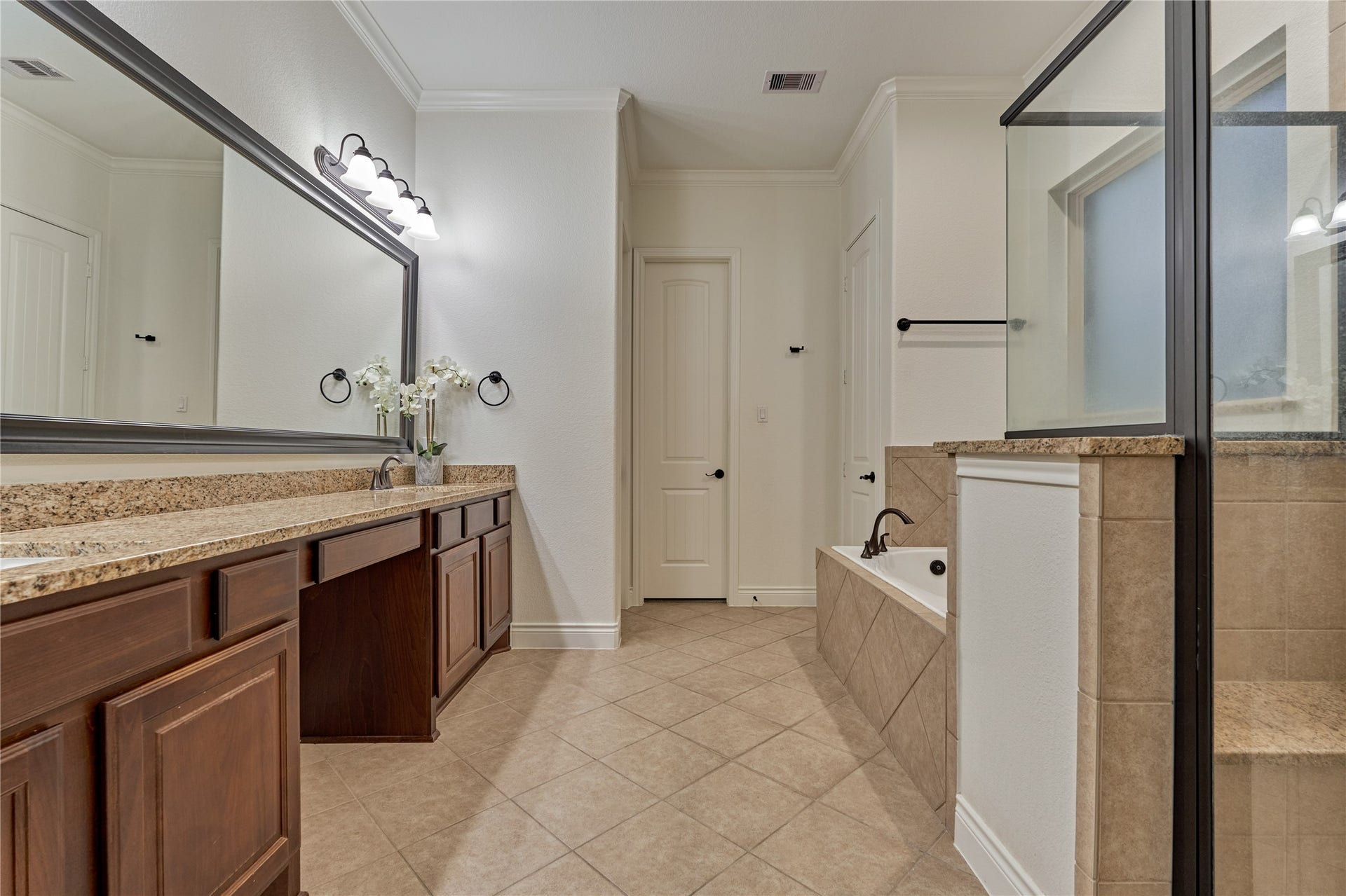 32 Waterford Way, Montgomery, TX 77356 32 Waterford Way, Montgomery, TX 77356