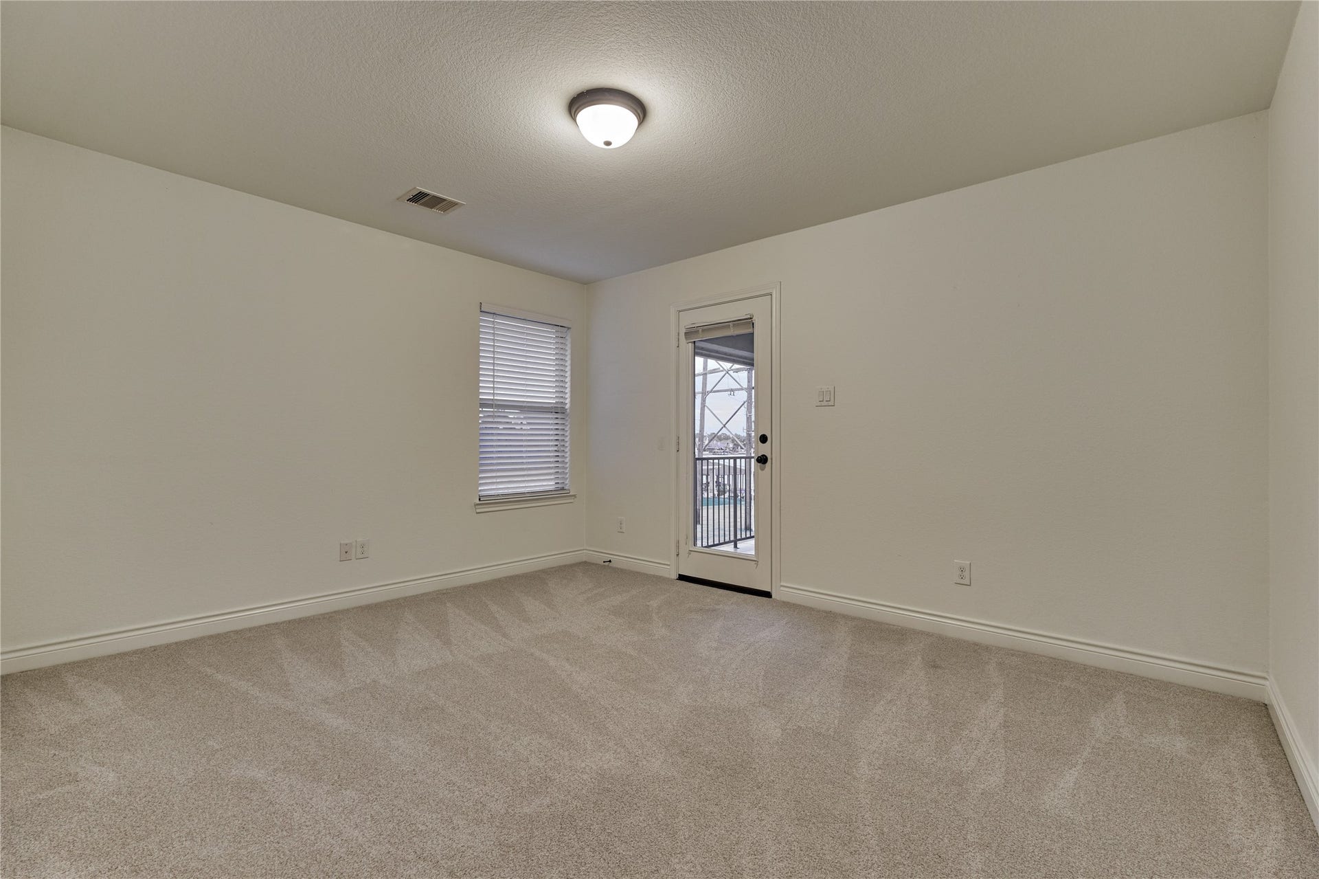 32 Waterford Way, Montgomery, TX 77356 32 Waterford Way, Montgomery, TX 77356