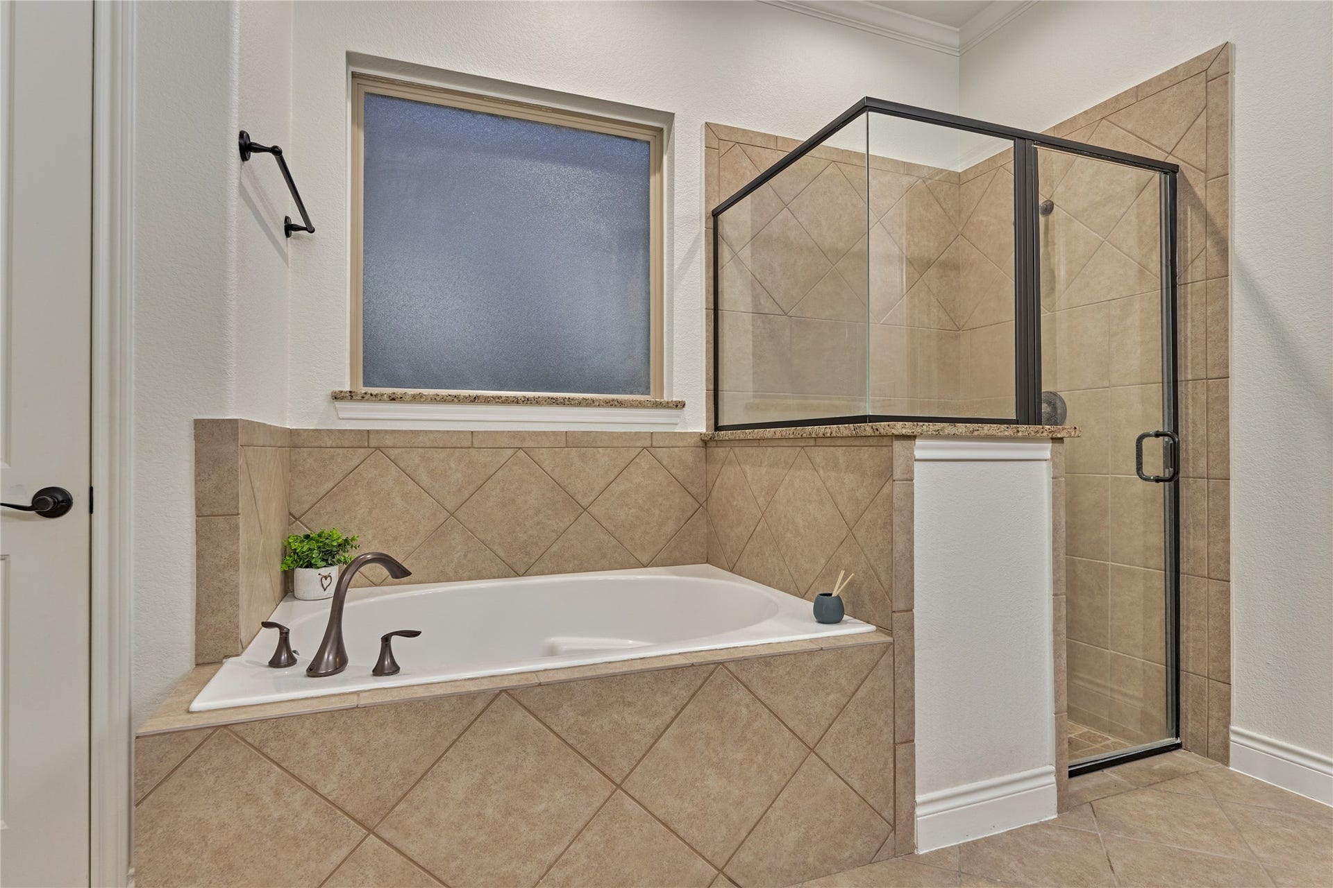 32 Waterford Way, Montgomery, TX 77356 32 Waterford Way, Montgomery, TX 77356