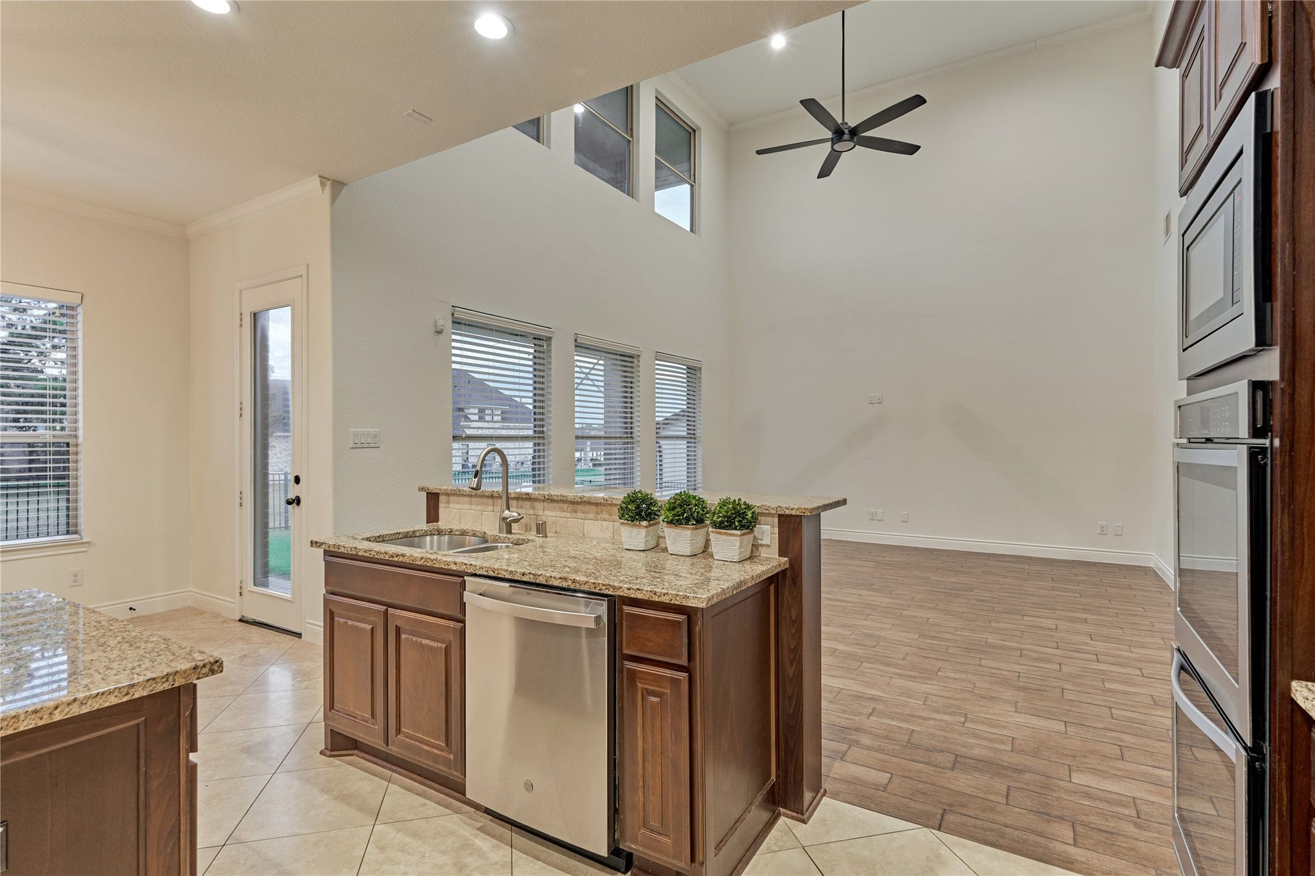 32 Waterford Way, Montgomery, TX 77356 32 Waterford Way, Montgomery, TX 77356