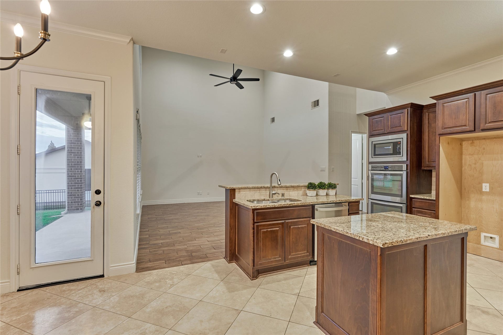 32 Waterford Way, Montgomery, TX 77356 32 Waterford Way, Montgomery, TX 77356