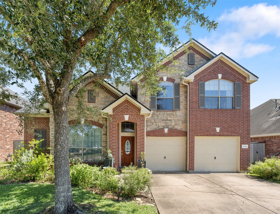 Property photo for 3311 Creek Gate Drive, League City, TX