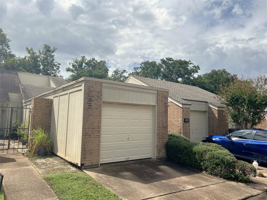 Property photo for 1856 Veranda Drive, West Columbia, TX
