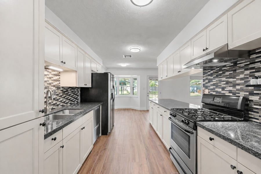 Property photo for 5522 Chantilly Lane, Houston, TX