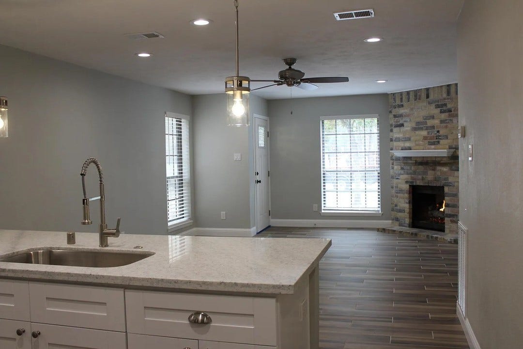55 E White Willow Circle, Spring, TX 77381 55 E White Willow Circle, Spring, TX 77381